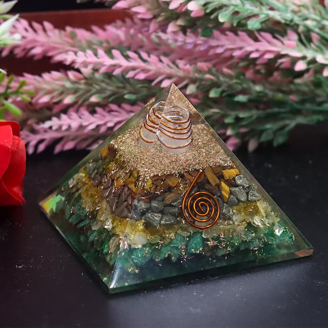 Money Magnet Pyramid - hover