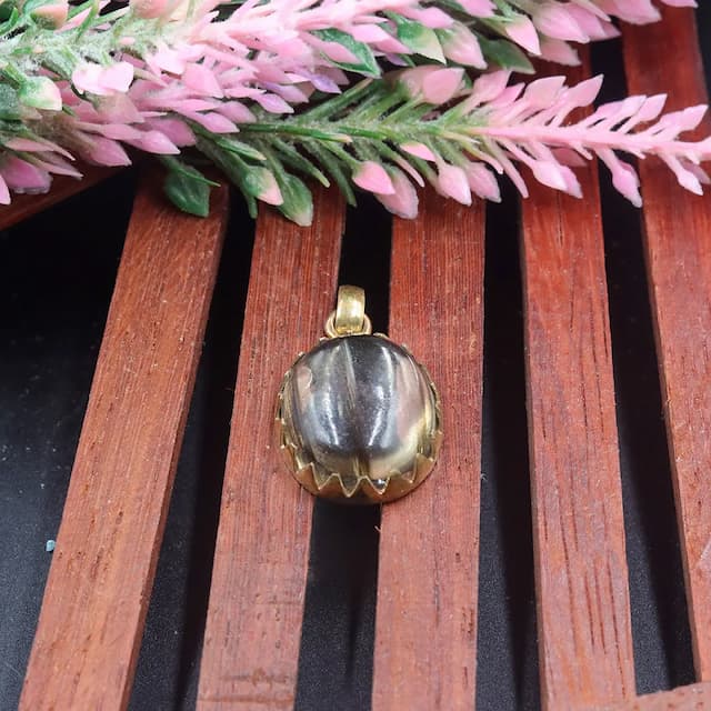 Scapolite Pendant - hover